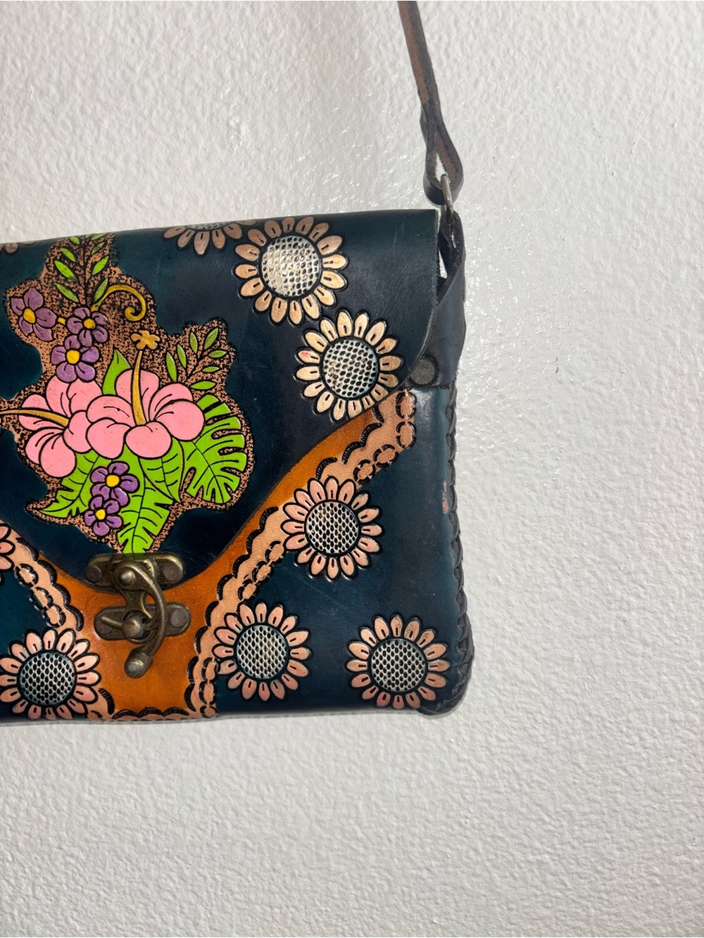 Sm Tooled Leather Purse Shoulder Boho Floral Bag Hobo Hippy Strap Envelope Flap - Picture 2 of 4